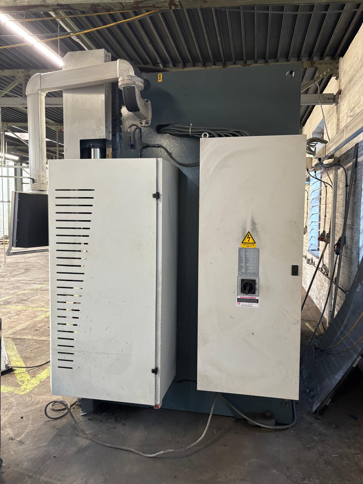 2016 Durma ADR 30175 3m x 175 tons 3 axis CNC Press Brake