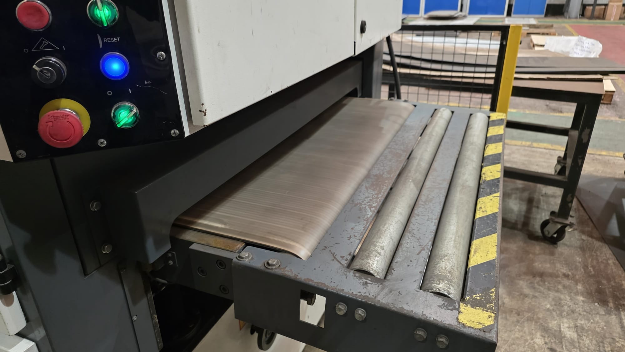 Timesavers 22 Series 900-WRD Deburring and Polishing Machine