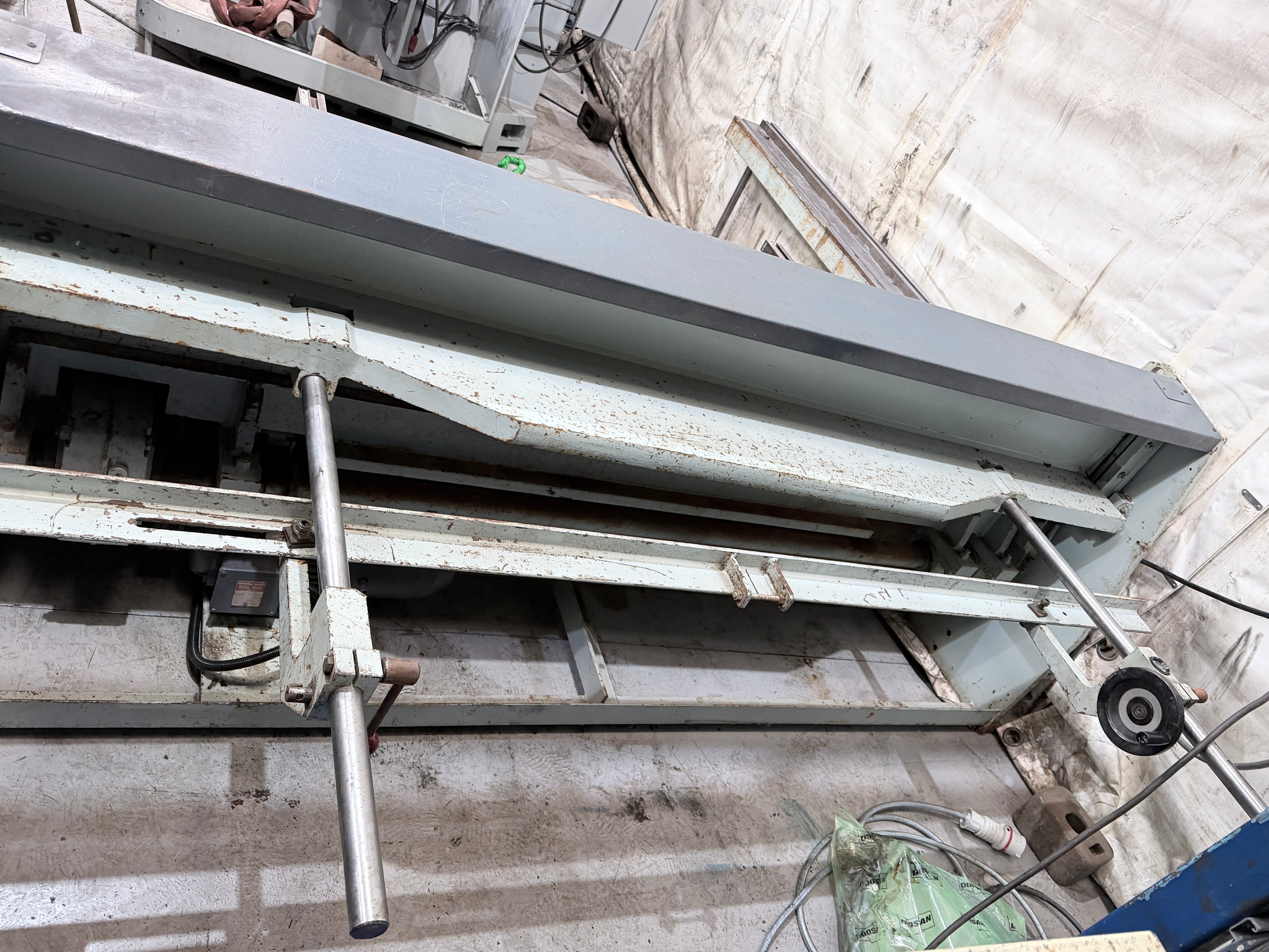 Edwards Truecut DD 2550mm x 3.25mm Guillotine