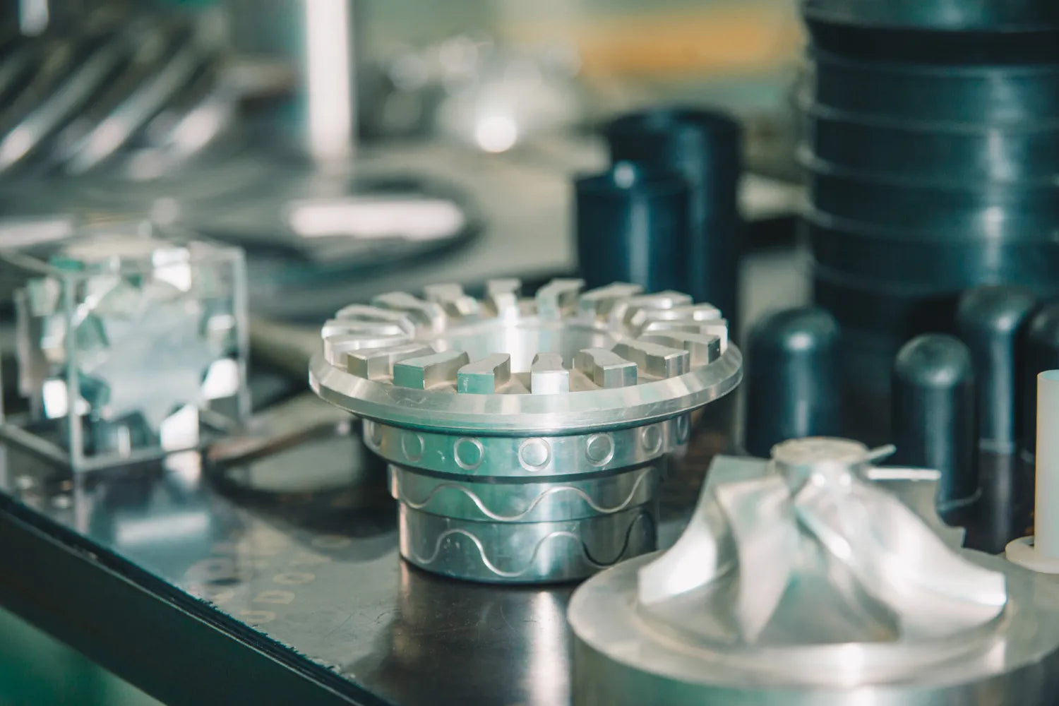 How does centreless grinding work?
