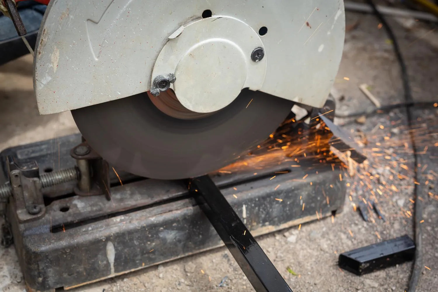 Choosing the right deburring machine supplier