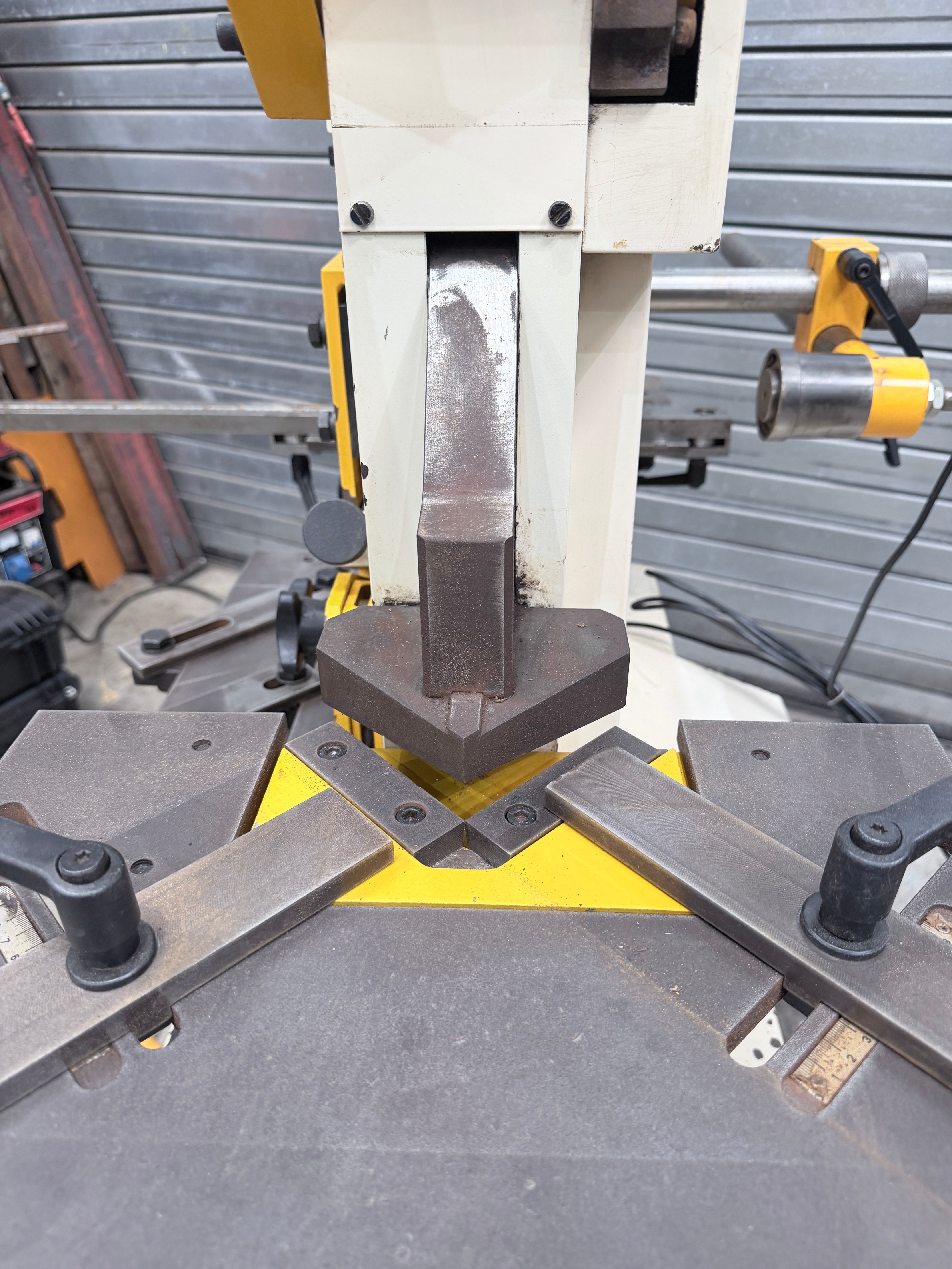 2021 GEKA BendiCrop 50 Steel Worker