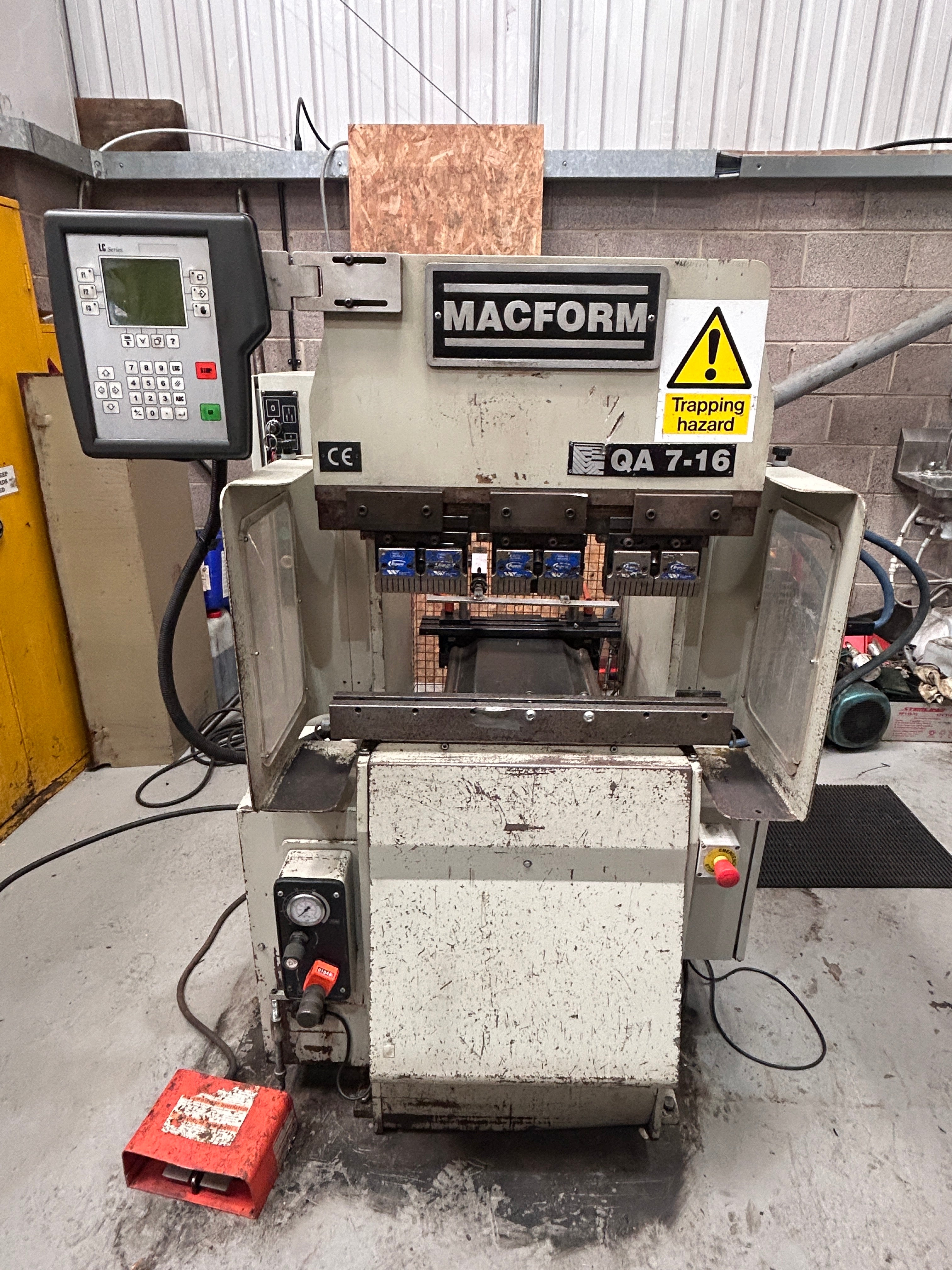 Macform QA7-16  685mm x 16-Ton Press Brake