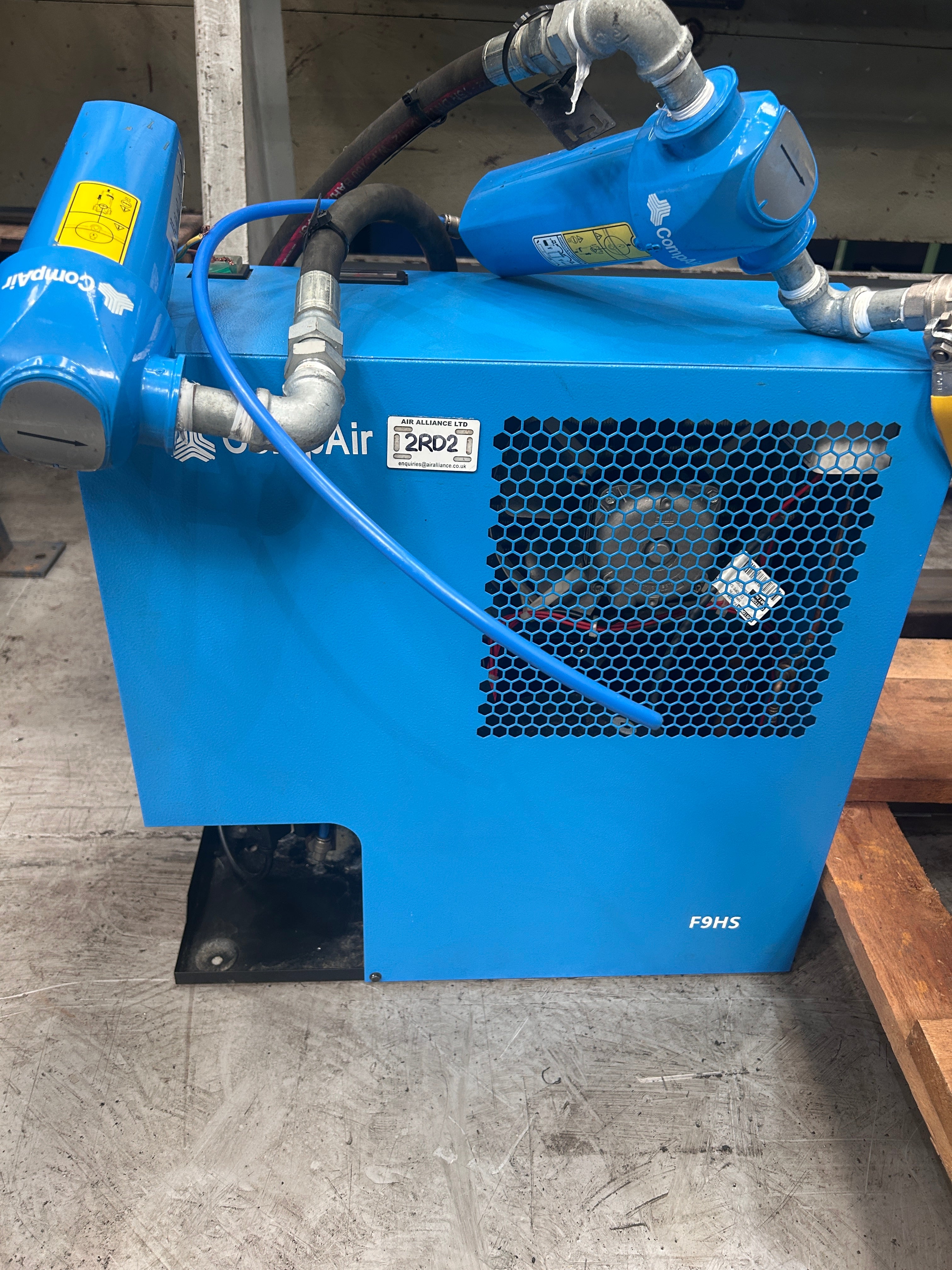 Hydrovane HV04 Rotary Vane Air Compressor Mounted  200L Air Receiver