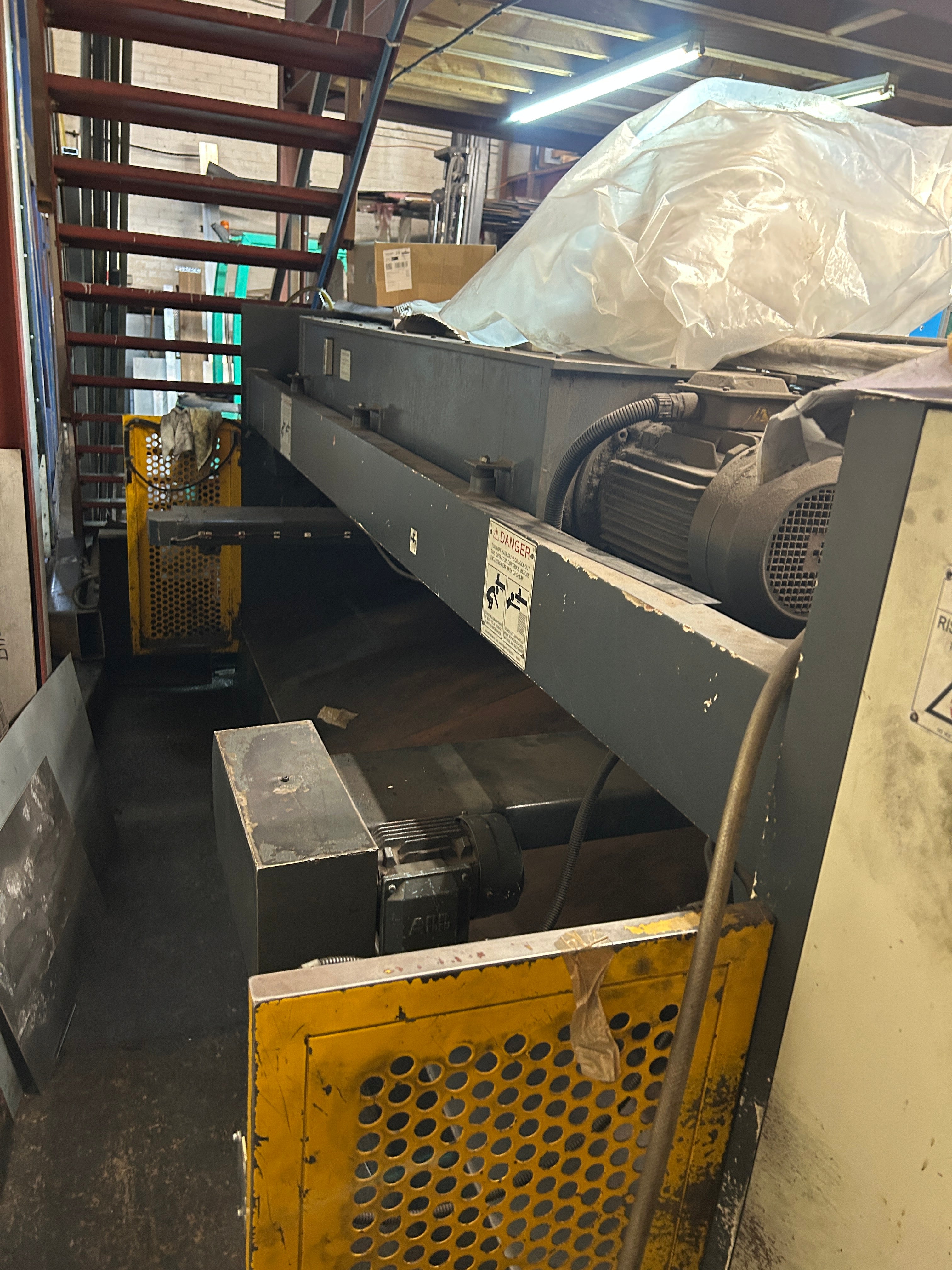 Carter Model QC12K-6 x 3200 Hydraulic Powered Guillotine