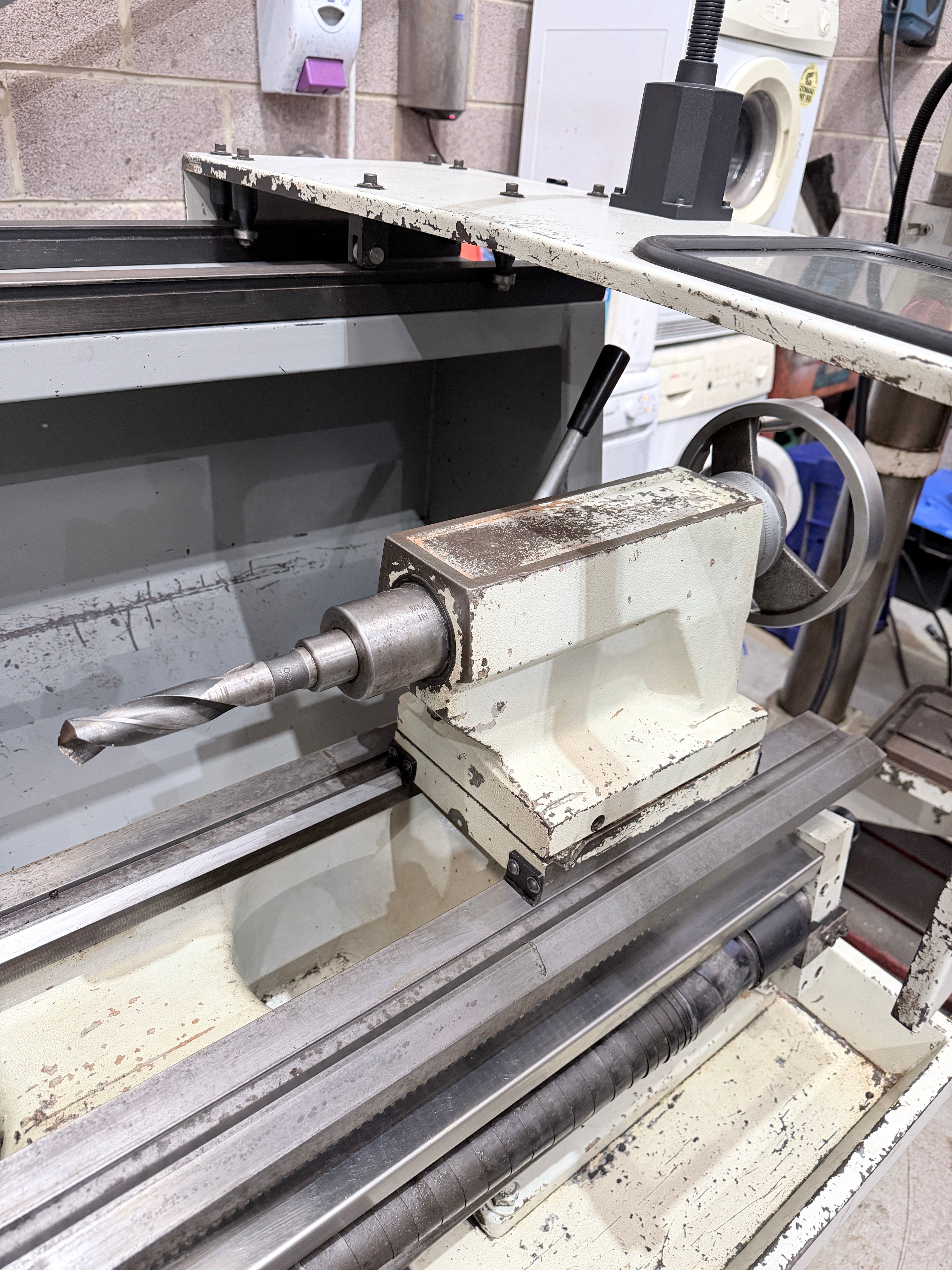 2006 XYZ 1550VS Gap Bed Centre Lathe