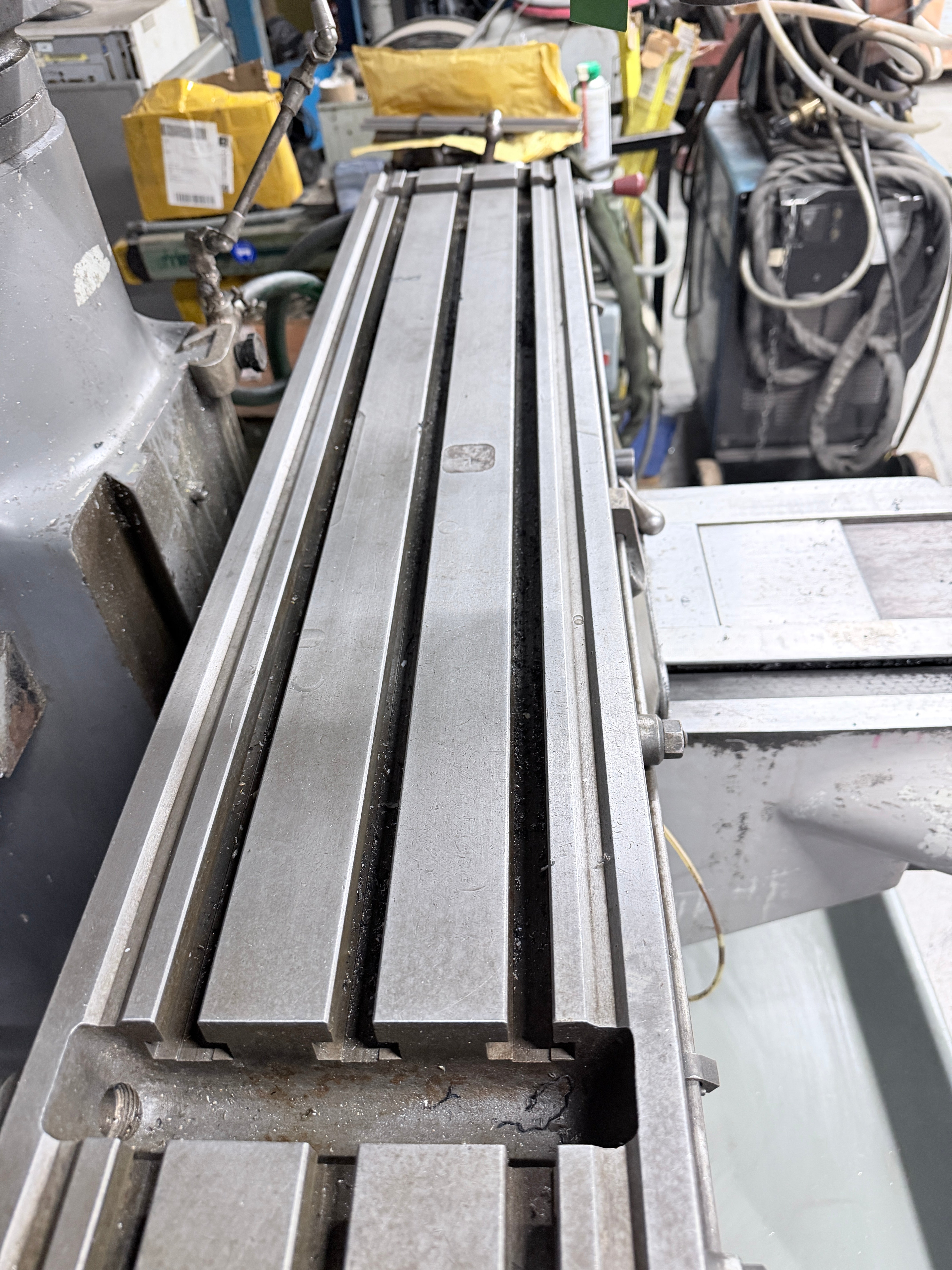 Bridgeport BR2J2 Turret Mill Milling Machine