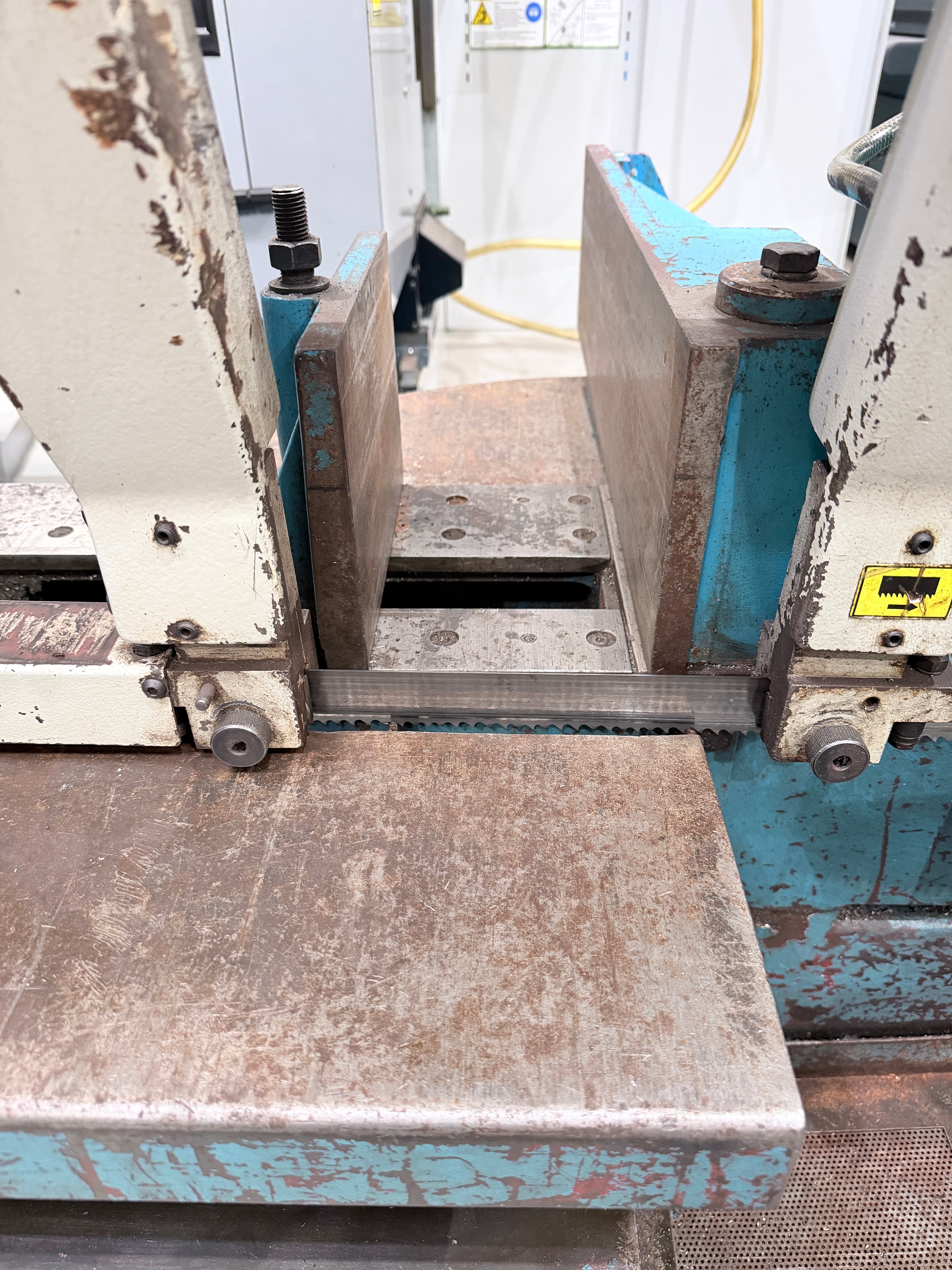 Bigstone CF450M Horizontal Band Saw