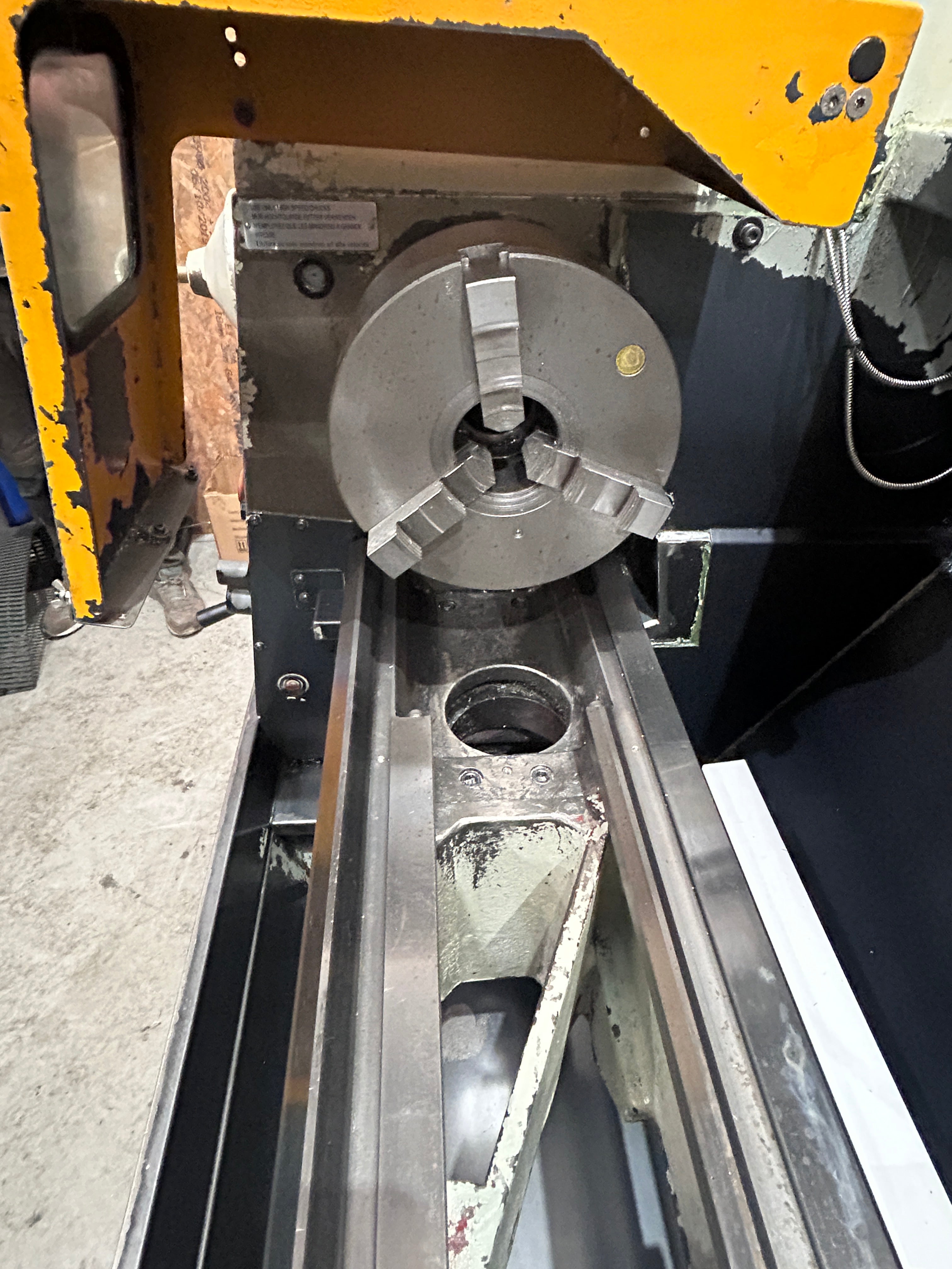 2017 XYZ 1550VS Gap Bed Centre Lathe