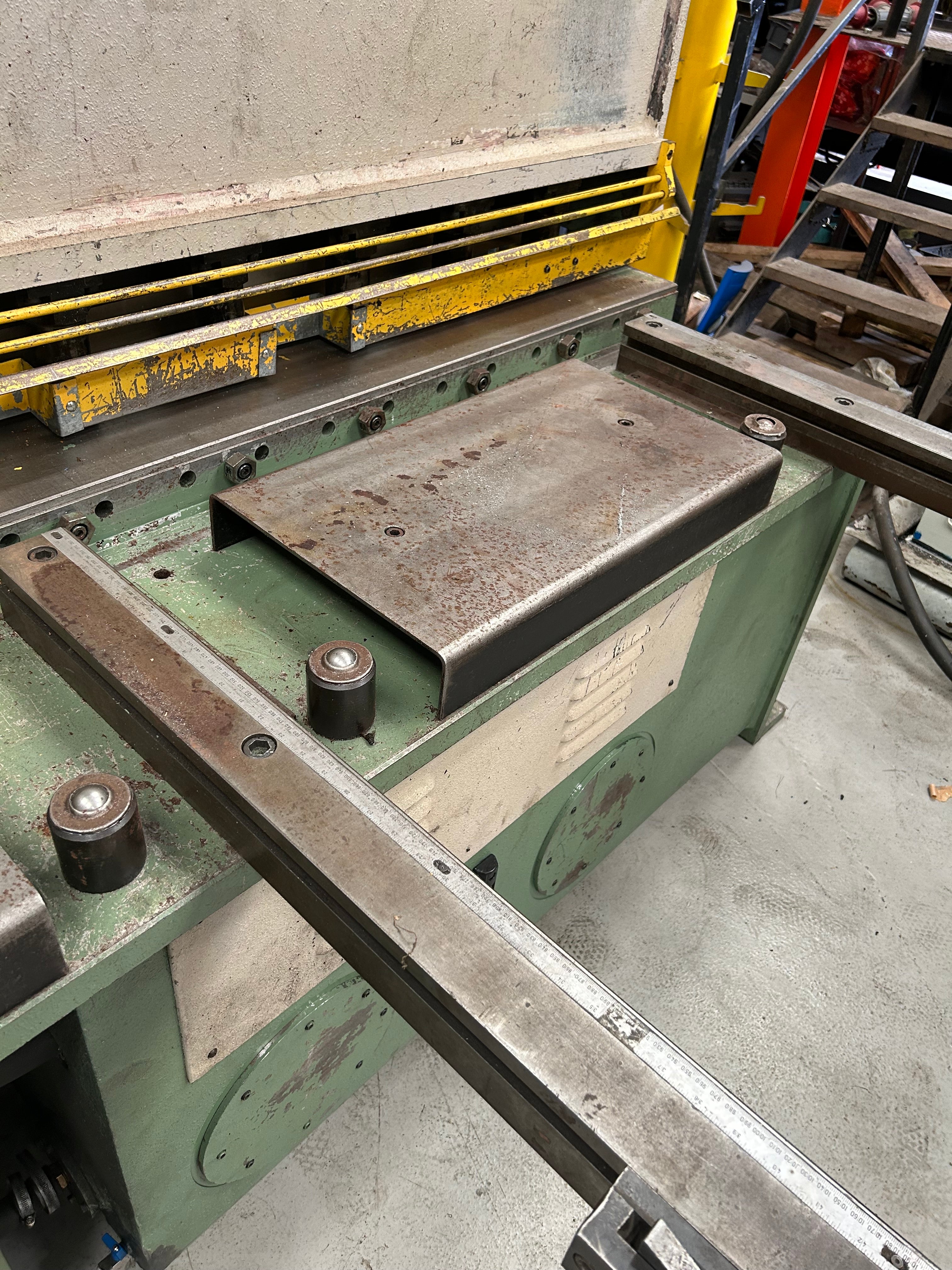 Adira GHO-0420 Guillotine