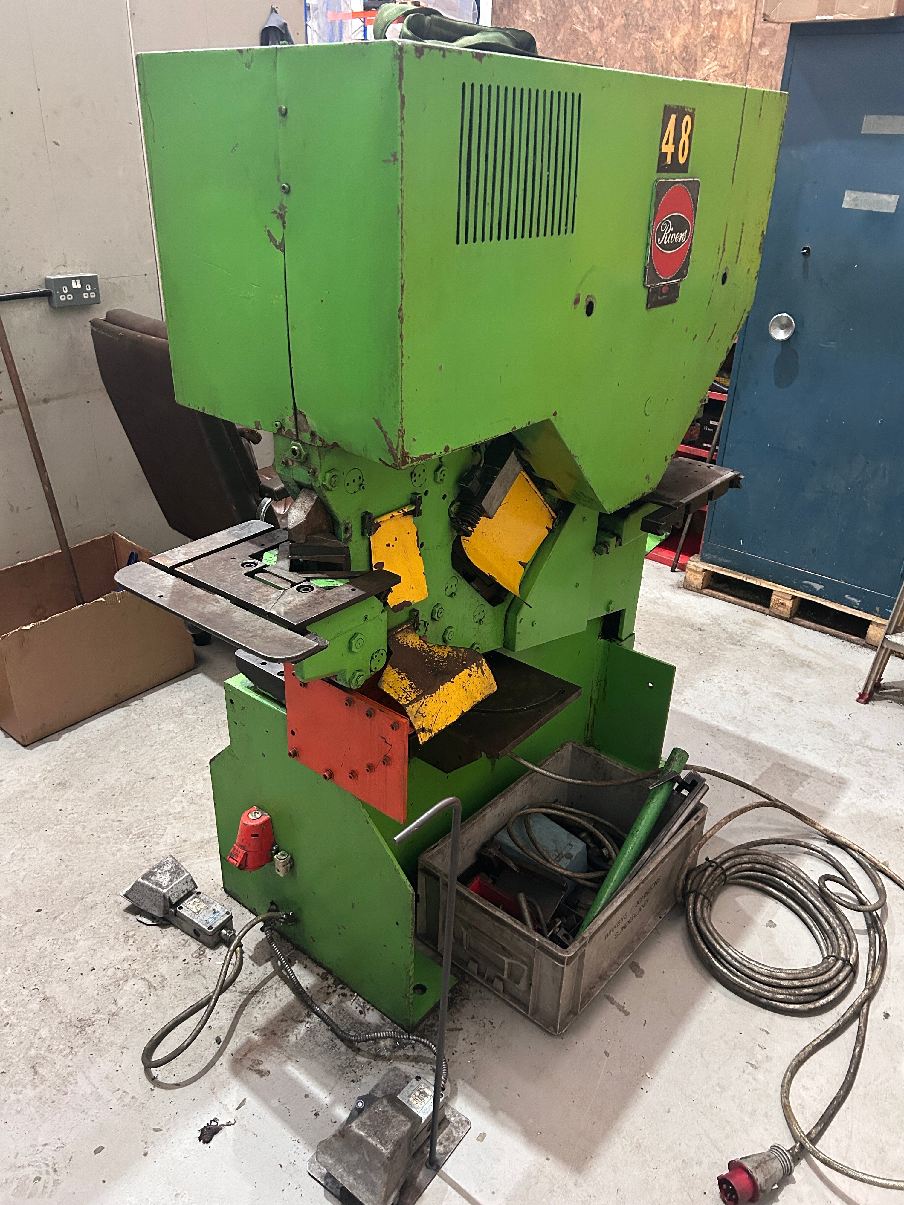 Mubea  KBL 560  Steelworker