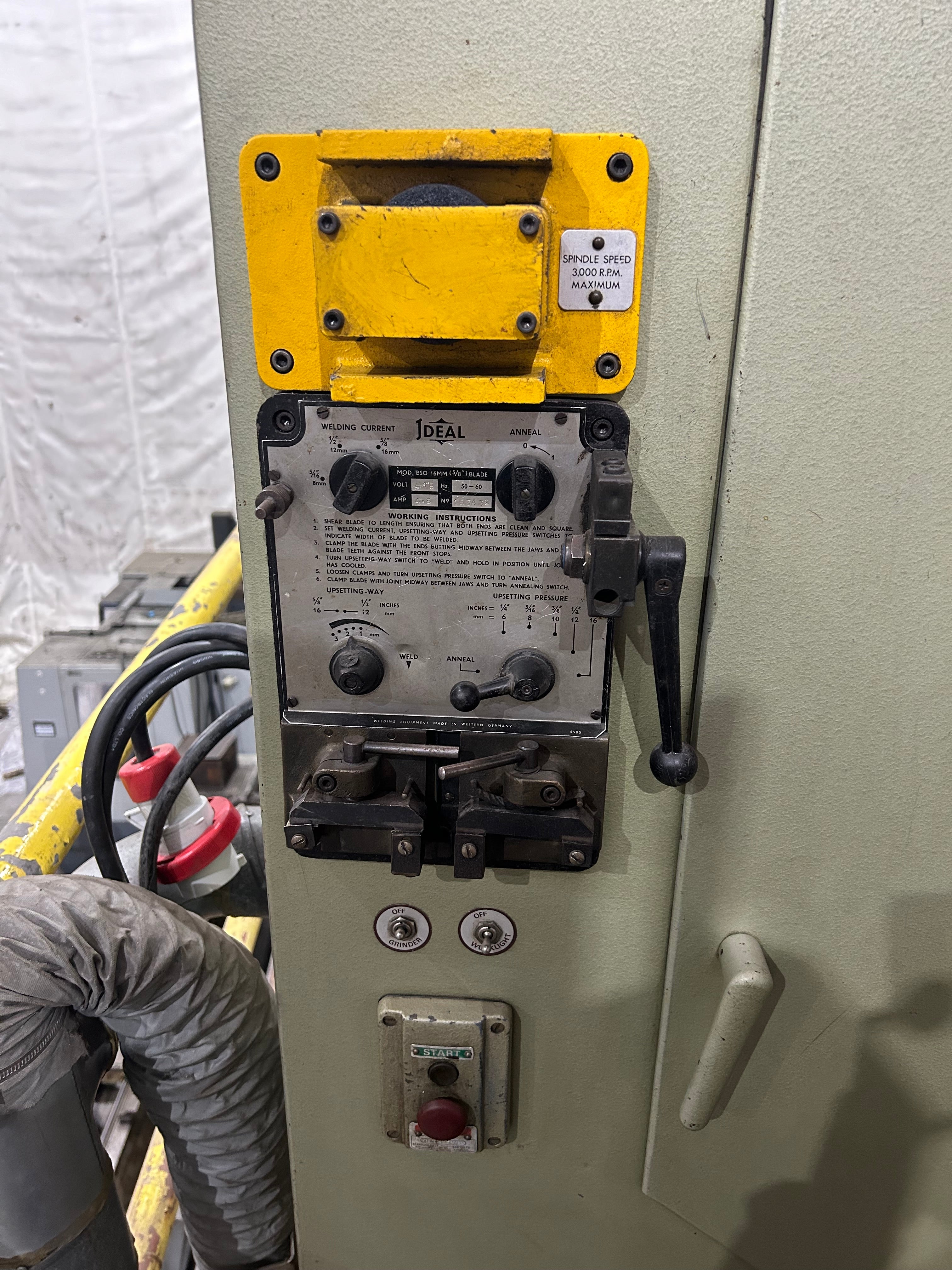 Startrite 24-V-10 Vertical Band Saw